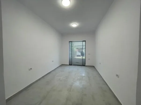 Tirane, jepet me qera zyre Kati 0, 69 m² 800 € (STADIUMI DINAMO)