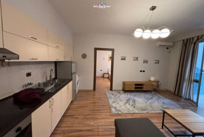 Tirane, jepet me qera apartament 2+1 Kati 2, 90 m² 800 € (Rruga Myslym Shyri)