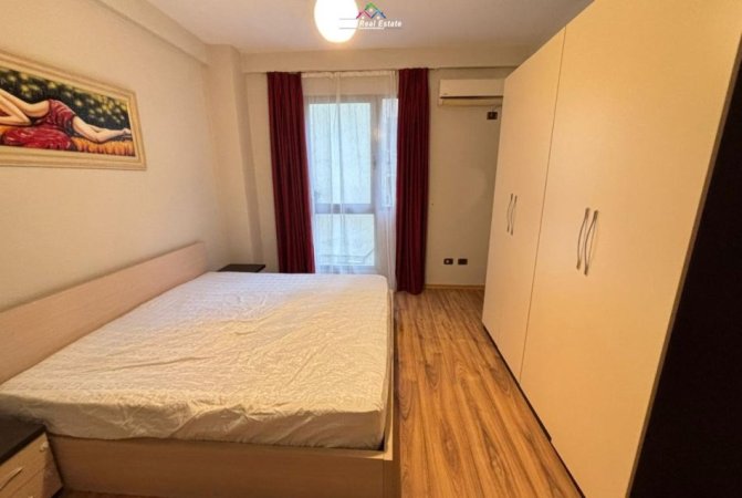 Tirane, jepet me qera apartament 2+1 Kati 2, 90 m² 800 € (Rruga Myslym Shyri)