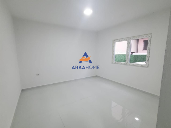 Tirane, jepet me qera ambjent biznesi Kati 1, 100 m² 1.038 € 