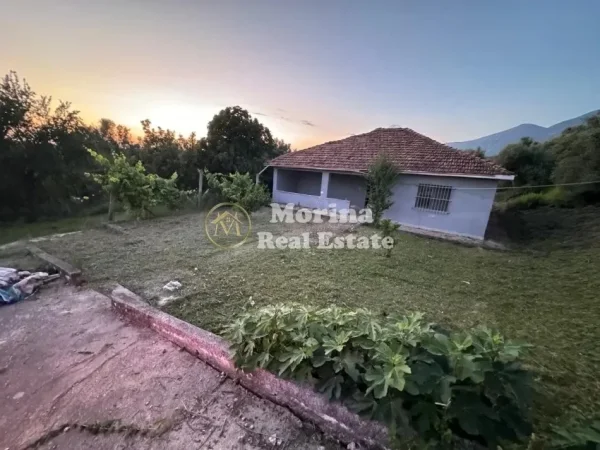 Tirane, shitet truall , 1.850 m² 345.000 € (Farke e Vogel)