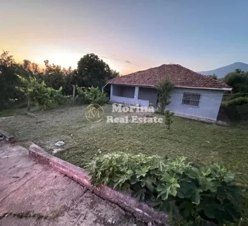 Tirane, shitet truall , 1.850 m² 345.000 € (Farke e Vogel)