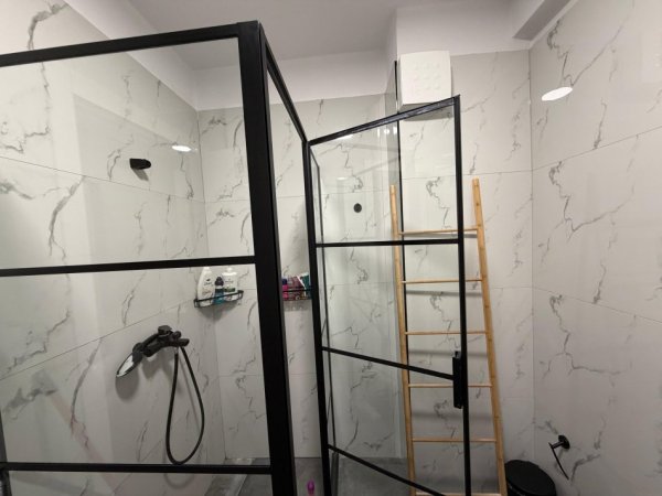 Tirane, shitet apartament 2+1+Ballkon Kati 2, 112 m² (Komuna e Parisit)