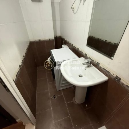 Tirane, jepet me qera apartament 1+1 Kati 6, 100 m² 550 € (Komuna e Parisit)
