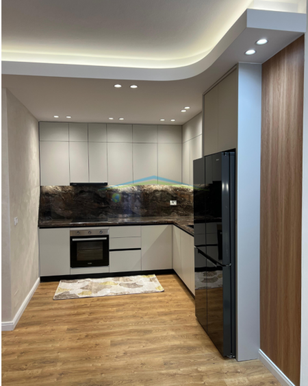 Tirane, shitet apartament 2+1+2+Ballkon Kati 2, 108 m² 173.000 € (Kompleksi ROMARIO~Astir)