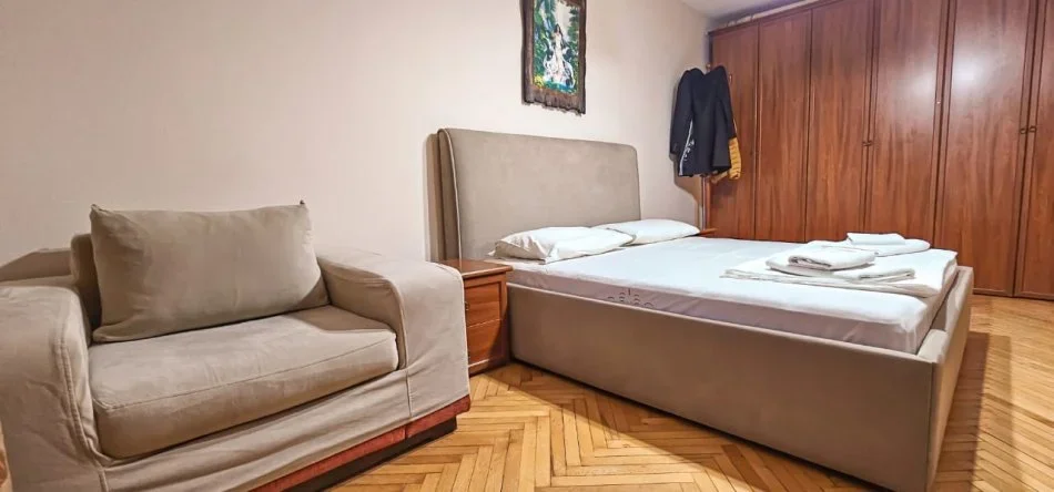 Tirane, jepet me qera apartament 2+1 , 80 m² 700 € (Myslym Shyri)