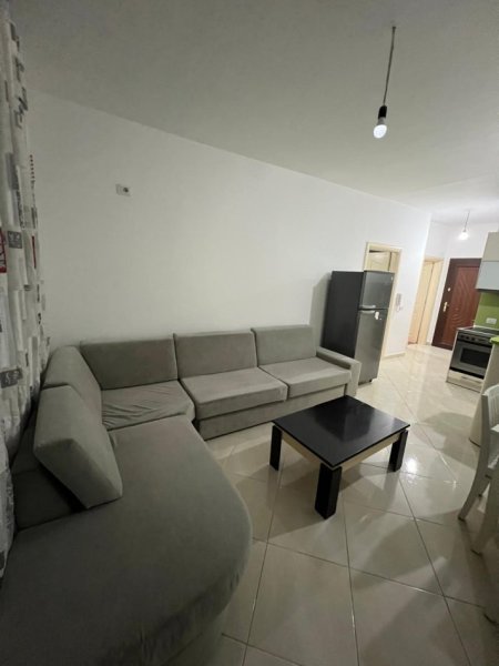 Tirane, jepet me qera apartament 1+1 Kati 3, 370 € (yzberisht)