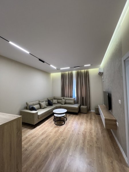 Tirane, jepet me qera apartament 1+1+Ballkon Kati 2, 70 m² 450 € 