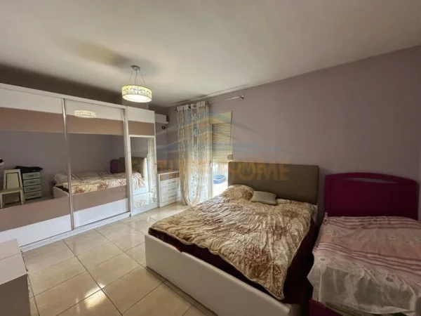 Tirane, shes apartament 2+1 Kati 8, 104 m² 140.000 € (Unaza e Re)