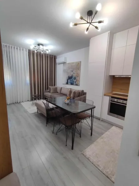 Tirane, jepet me qera apartament 1+1 Kati 1, 51 m² 450 € (yzberisht)