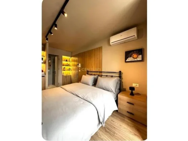 Tirane, jepet me qera vetem 1 dhome 1+1 Kati 3, 30 m² 600 € (qender Tirane)