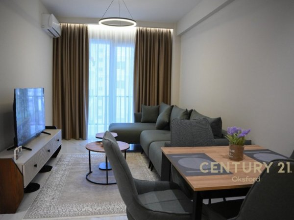 Tirane, shitet apartament 1+1+Ballkon Kati 5, 67 m² 92.000 € (qender kamez)