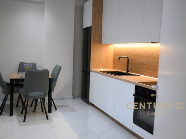 Tirane, shitet apartament 1+1+Ballkon Kati 5, 67 m² 92.000 € (qender kamez)
