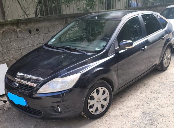 Tirane, shitet makine Ford Focus Nafte, e zeze manuale Klima 246.900 km 3.000 €