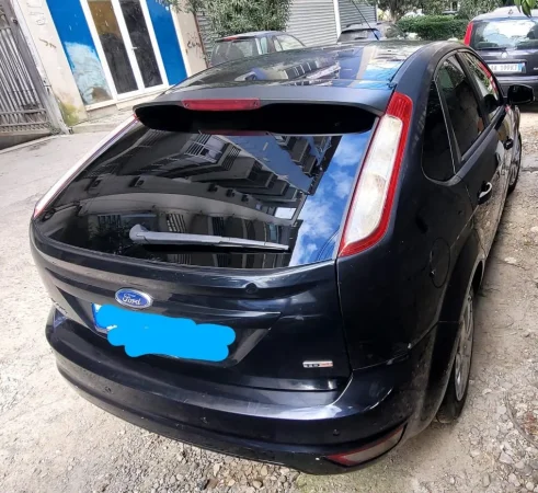 Tirane, shitet makine Ford Focus Nafte, e zeze manuale Klima 246.900 km 3.000 €