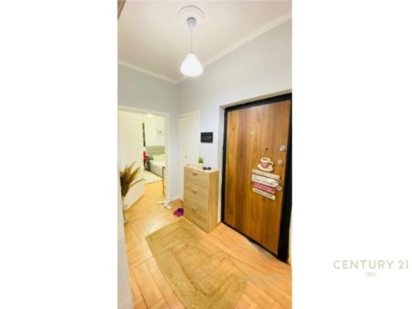 Tirane, jepet me qera apartament 2+1 Kati 3, 58 m² 650 € (rruga e kavajes)