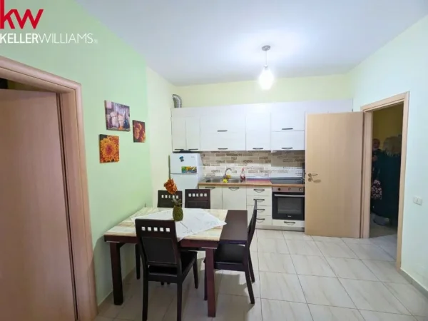 Vlore, shitet apartament 2+1+Ballkon , 91 m² 220.000 € (Lungomare)