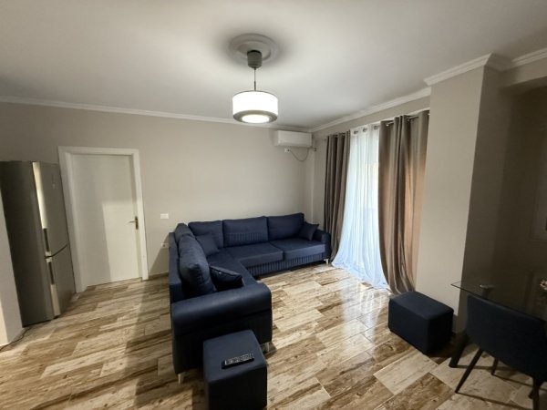Golem, jepet me qera apartament 1+1+Ballkon Kati 1, 400 € 