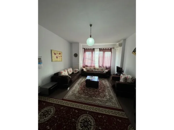 Tirane, jepet me qera apartament 1+1+Ballkon Kati 7, 60 m² 570 € (Mine Peza)