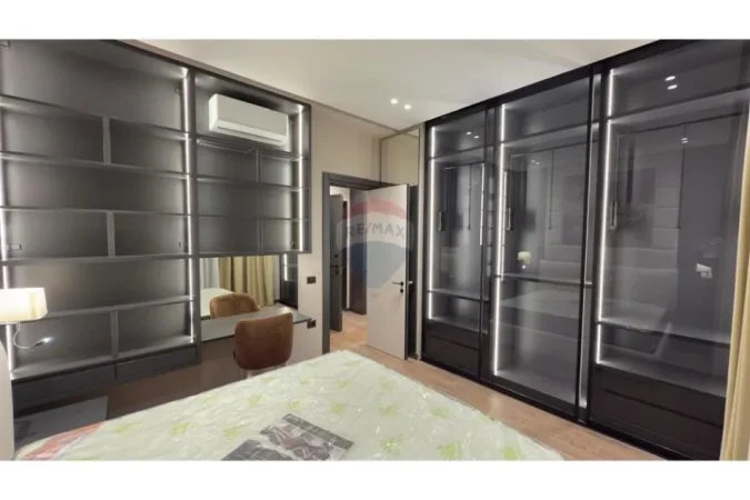 Tirane, jepet me qera apartament 1+1+Ballkon , 75 m² 900 € (Kompleksi Deliorgji)