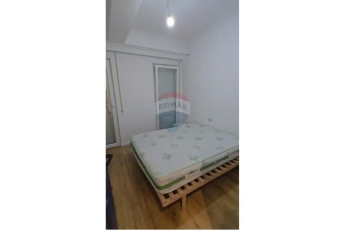 Tirane, shitet apartament 2+1+Ballkon , 89 m² 190.000 € (Materniteti Ri, Brryli)