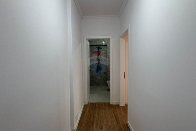 Tirane, shitet apartament 2+1+Ballkon , 75 m² 240.000 € (Rruga e Bogdaneve)