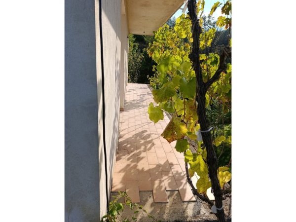 Tirane, shitet Vile 3 Katshe , 1.542 m² 400.000 € (ibe e poshtme)