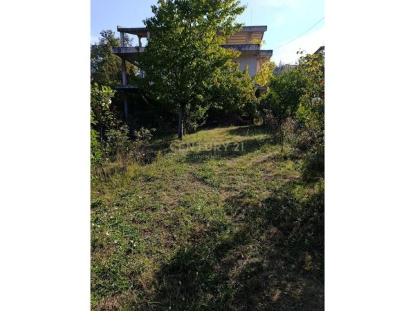 Tirane, shitet Vile 3 Katshe , 1.542 m² 400.000 € (ibe e poshtme)