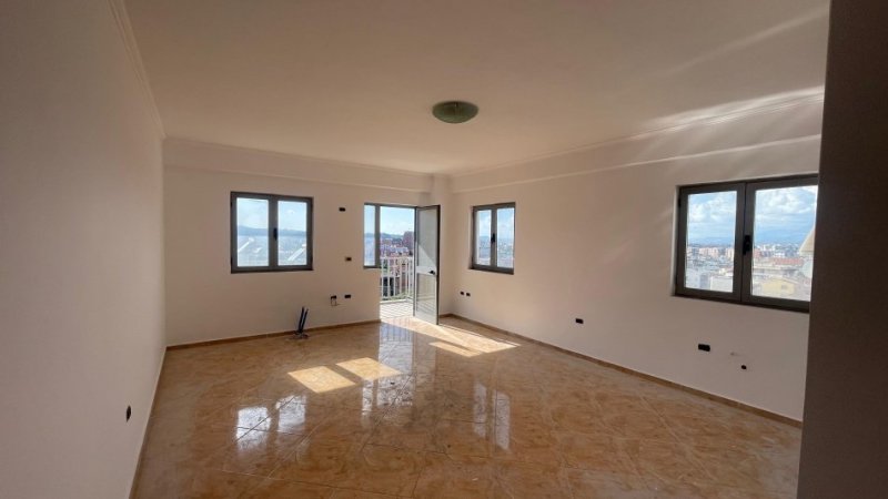 Tirane, shitet apartament 2+1+Ballkon Kati 4, 94 m² 130.000 € 