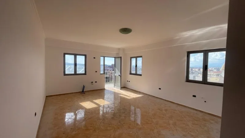 Tirane, shitet apartament 2+1+Ballkon Kati 4, 94 m² 130.000 € 