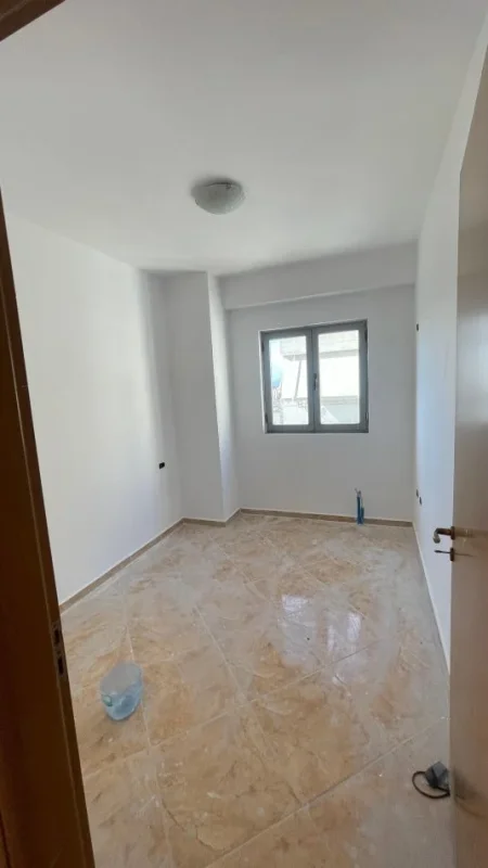 Tirane, shitet apartament 2+1+Ballkon Kati 4, 94 m² 130.000 € 