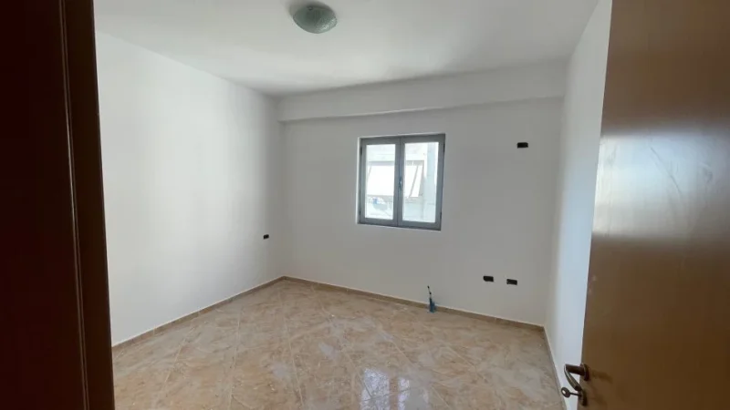 Tirane, shitet apartament 2+1+Ballkon Kati 4, 94 m² 130.000 € 
