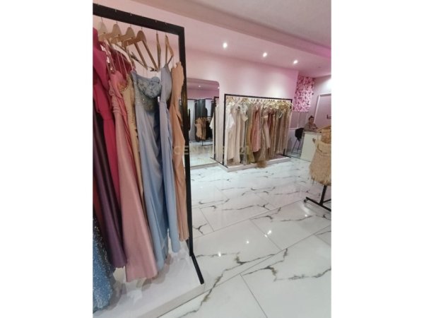 Tirane, shitet 2+1 Kati 2, (misto mame)