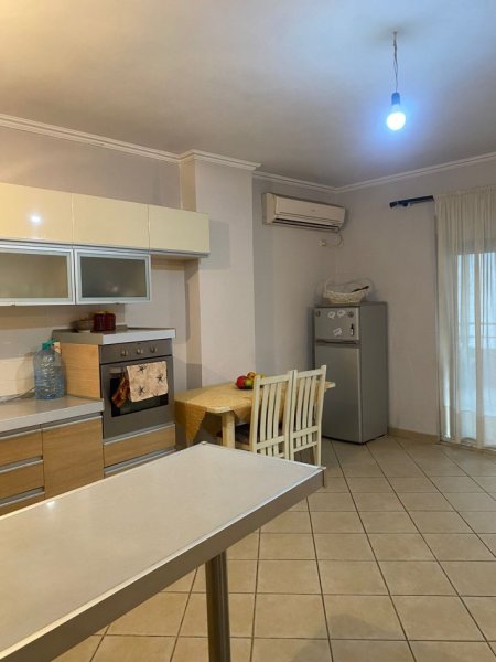 Tirane, shitet apartament 2+1+Aneks+Ballkon Kati 4, 95 m² 190.000 € 