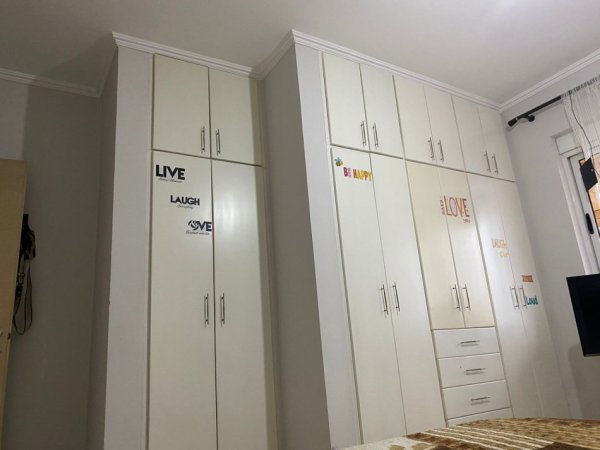 Tirane, shitet apartament 2+1+Aneks+Ballkon Kati 4, 95 m² 190.000 € 