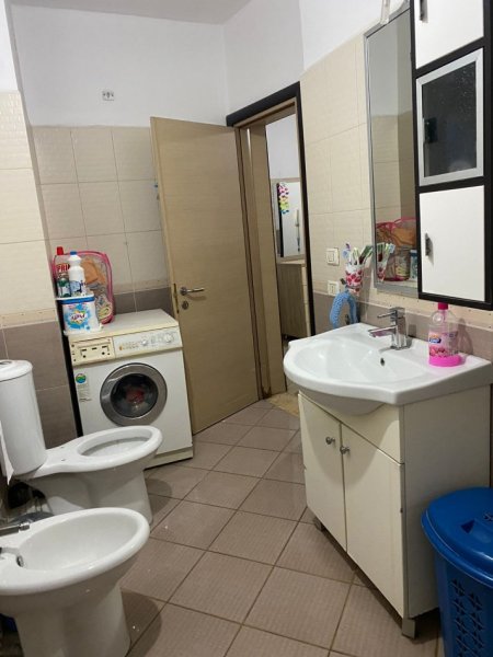 Tirane, shitet apartament 2+1+Aneks+Ballkon Kati 4, 95 m² 190.000 € 