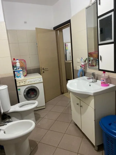 Tirane, shitet apartament 2+1+Aneks+Ballkon Kati 4, 95 m² 190.000 € 