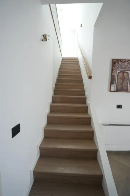 Elbasan, jap me qera Vile 3+1 , 450 m² 2.500 € (Elbasan)