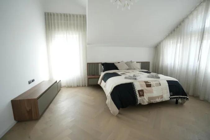 Elbasan, jap me qera Vile 3+1 , 450 m² 2.500 € (Elbasan)
