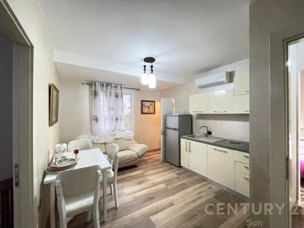 Tirane, jepet me qera 3 Katshe Kati 3, 292 m² 5.000 € 