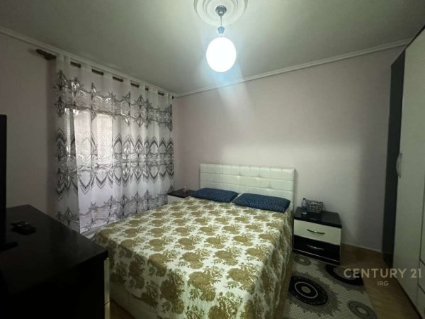 Tirane, jepet me qera apartament 1+1 Kati 2, 56 m² 350 € (Kombinat)