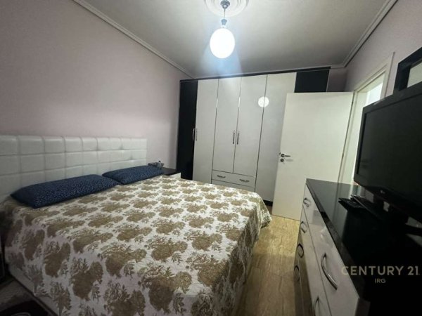 Tirane, jepet me qera apartament 1+1 Kati 2, 56 m² 350 € (Kombinat)