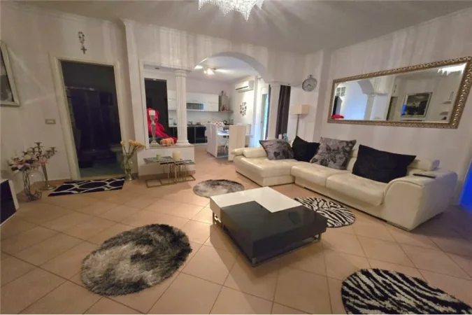 Vlore - Lungomare, shitet apartament 1+1 Kati 7, 87 m² 115.000 € 