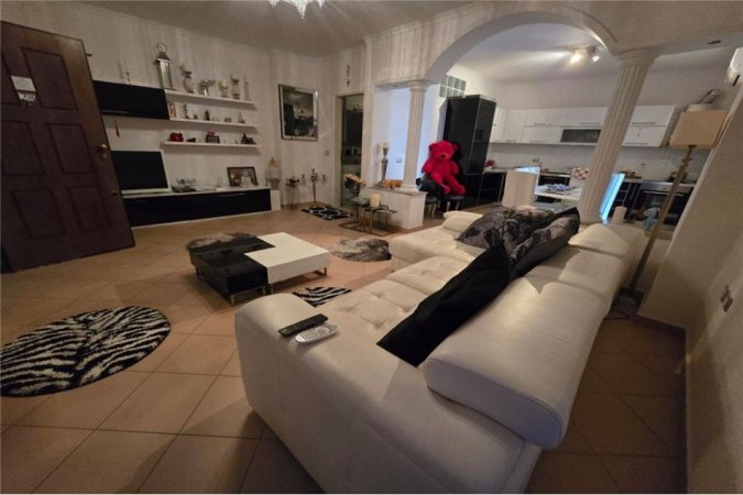 Vlore - Lungomare, shitet apartament 1+1 Kati 7, 87 m² 115.000 € 