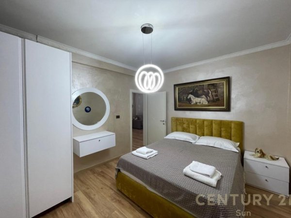 Tirane, jepet me qera Vile 3 Katshe Kati 3, 292 m² 5.000 € (Rr. Muhamed Gjollesha)