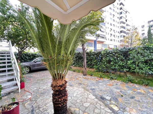 Tirane, jepet me qera Vile 3 Katshe Kati 3, 292 m² 5.000 € (Rr. Muhamed Gjollesha)