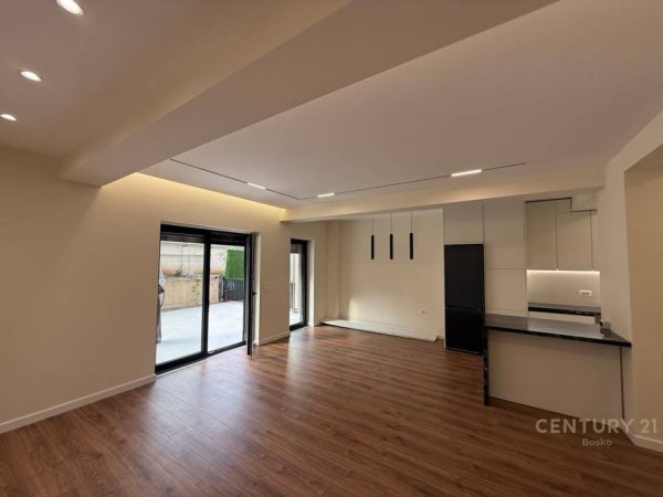 Tirane, shitet apartament 3+1+Ballkon Kati 3, 198 m² 329.000 € (Kodra e Diellit 2)
