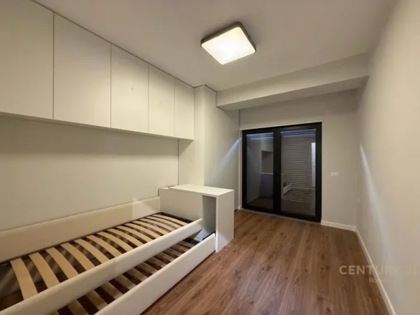 Tirane, shitet apartament 3+1+Ballkon Kati 3, 198 m² 329.000 € (Kodra e Diellit 2)