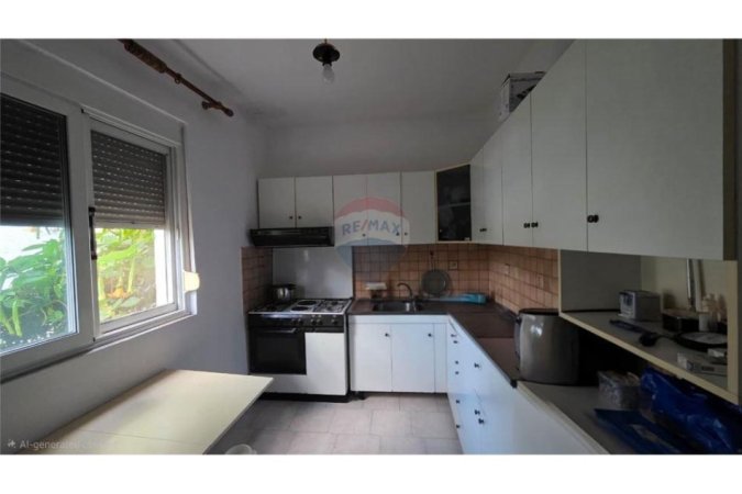 Vlore, shitet shtepi 3+1 Kati 0, 95.000 € (Pranë ish-fabrikës së tullave Rr.Demokracia (Rruga e Re), Vlorë)