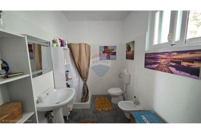 Vlore, shitet shtepi 3+1 Kati 0, 95.000 € (Pranë ish-fabrikës së tullave Rr.Demokracia (Rruga e Re), Vlorë)